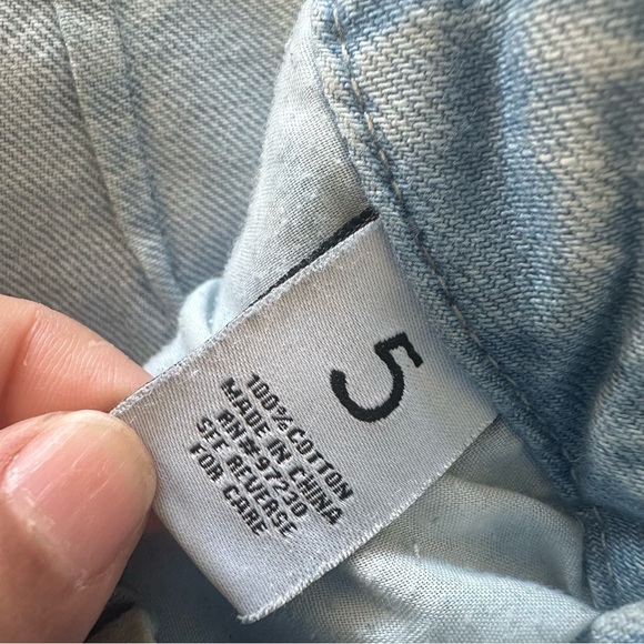 Wide-Leg Light Blue Jeans - Picture 4 of 4